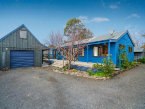 Sky Blue Bach - Whitianga Holiday Home